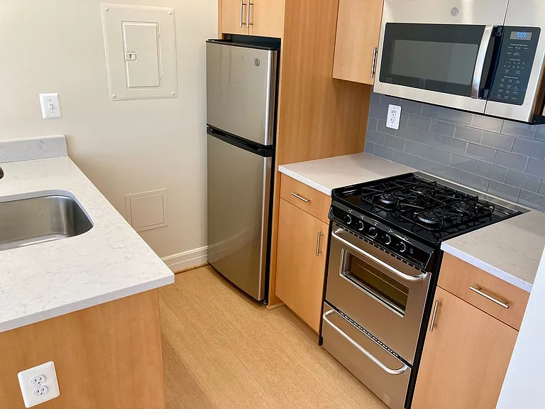 1255 New Hampshire Ave NW — Photo 74