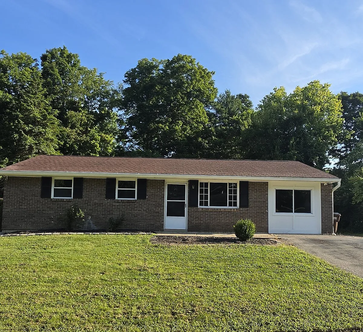 724 Winding Way — Photo 1