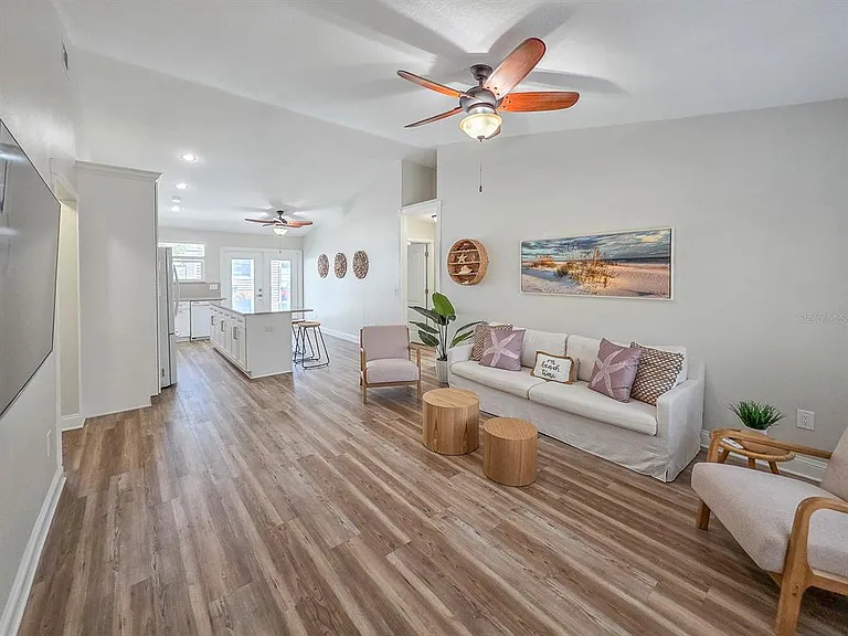 2135 S Flagler Ave — Photo 4
