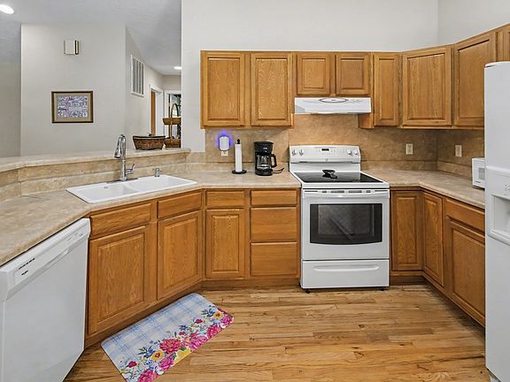 5th image of 788 Martin Rd