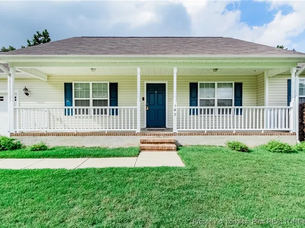 147 Smokey Mountain Dr, Raeford, NC 28376