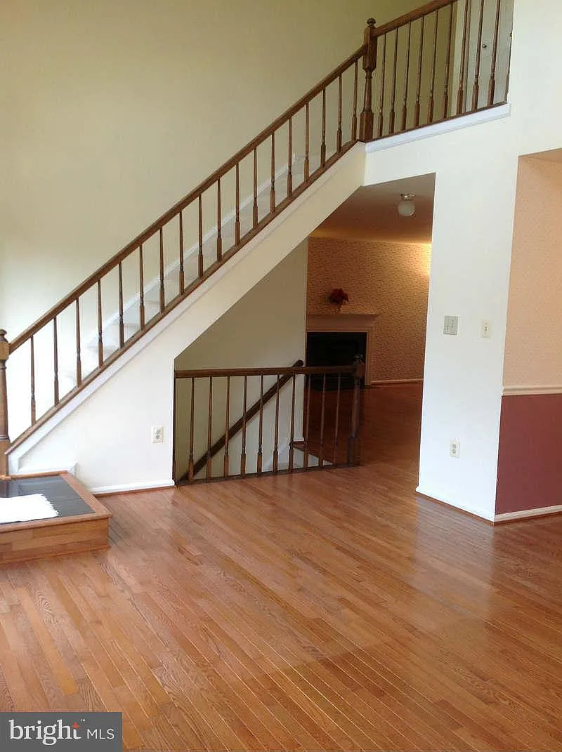 4 bed, 3.5 bath, 2452 sqft, $3,400 — Photo 2