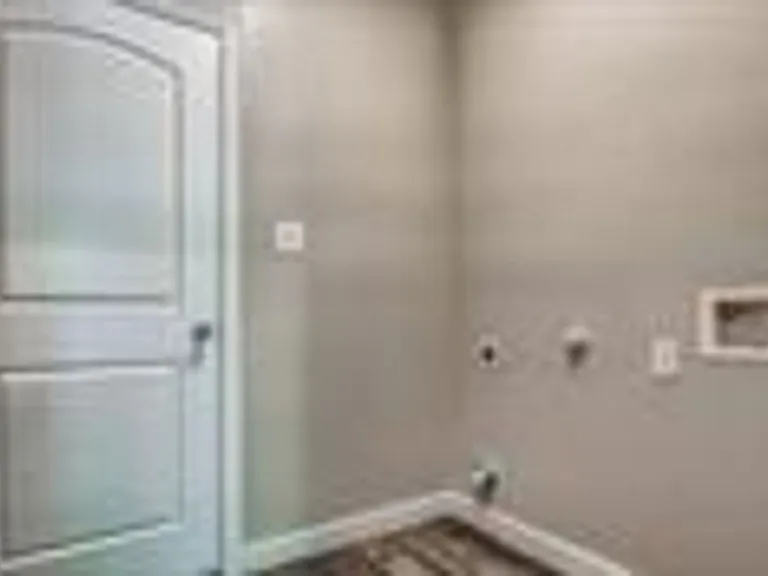 3258 Wexford Dr — Photo 8