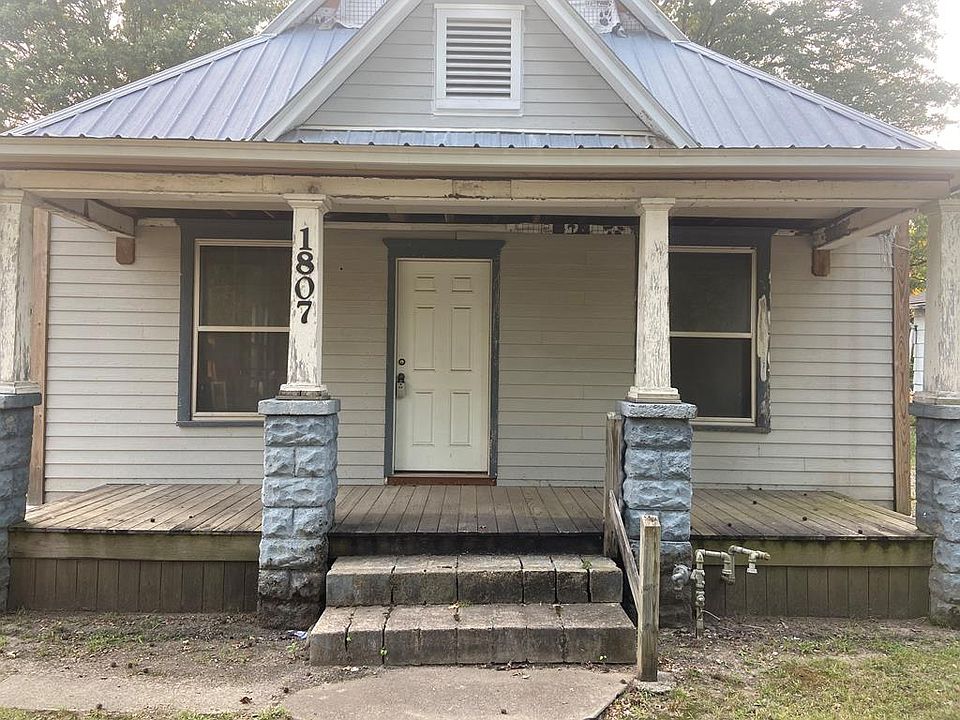 1st image of 1807 N Grand St