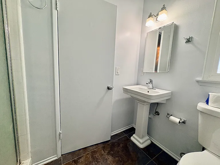 637 Geneva Ave — Photo 16