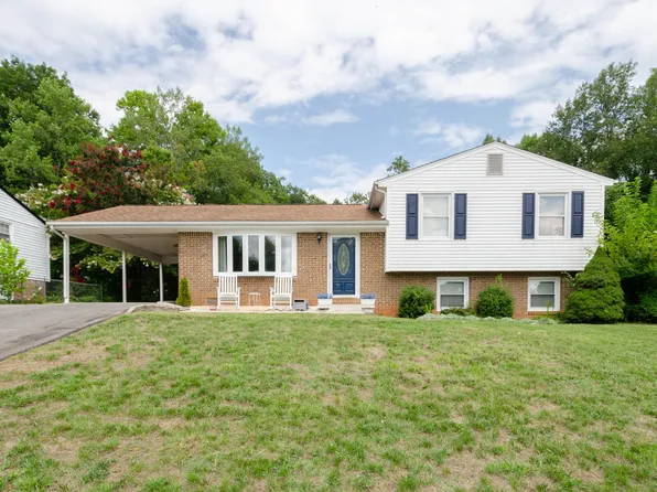 946 Estates Rd SE, Roanoke, VA 24014