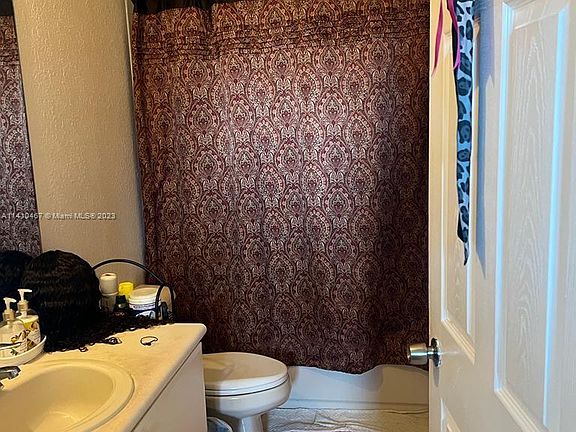 4th image of 1568 SE 26th St Unit 201