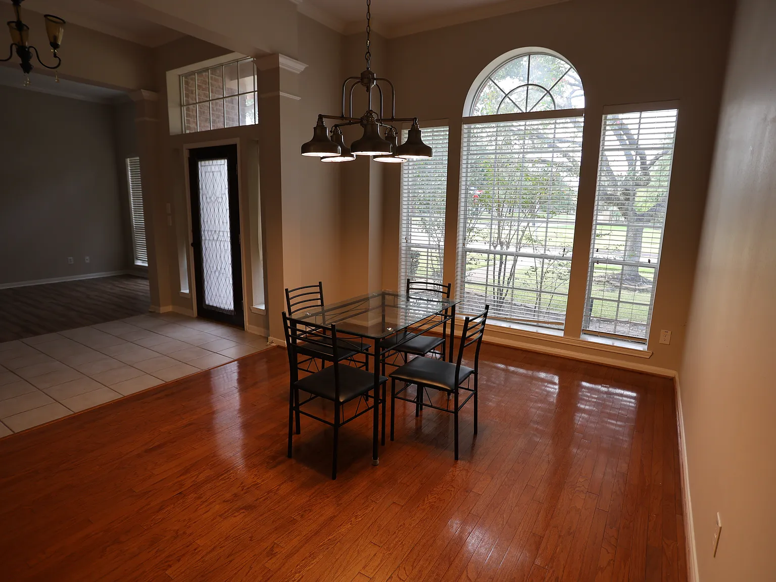 4 bed, 3479 sqft, $2,800 — Photo 4