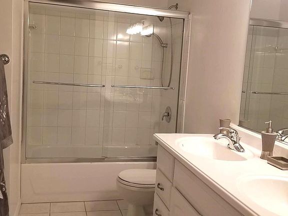 4th image of 15999 Arden Ct