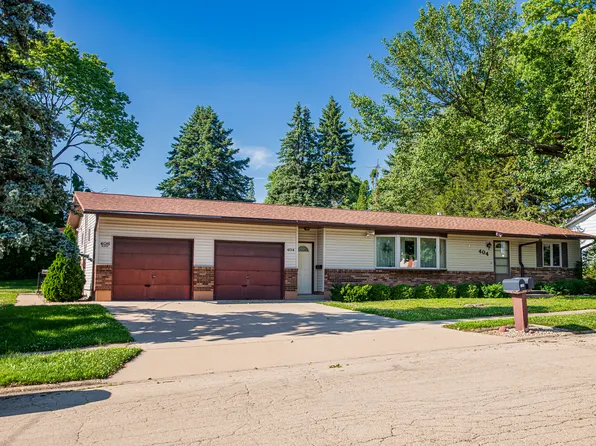 404 Hubbell Dr, Dixon, IL 61021
