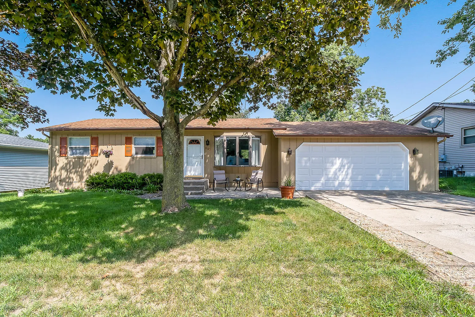230 Dundee Dr photo 1