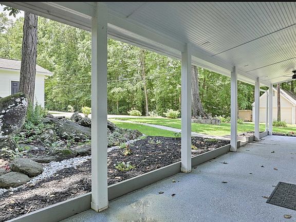 4th image of 106 E Montego Ct NW