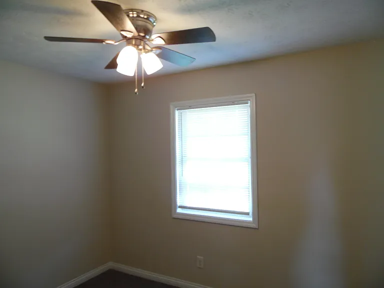 1391 Stephen Foster Dr — Photo 5