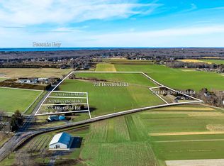 639 Deerfield Rd, Water Mill, NY 11976