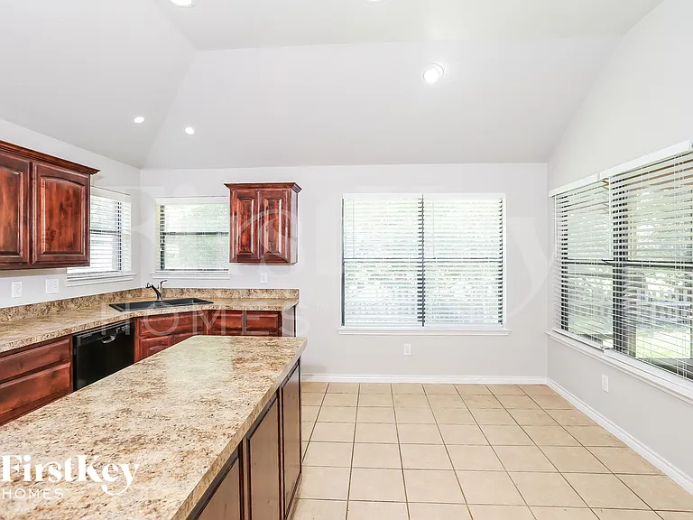 2213 Brandy Dr — Photo 5