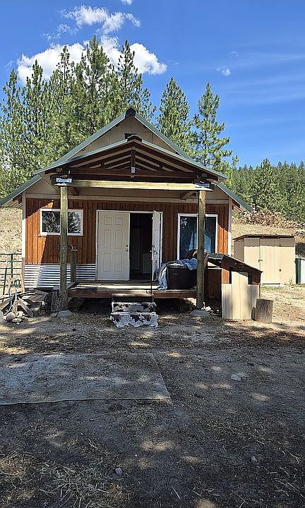 Front view with covere porch
