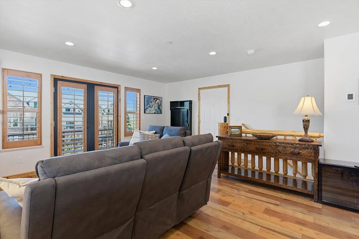 5060 East Lakeview Drive #1112 - 1 — Photo 3