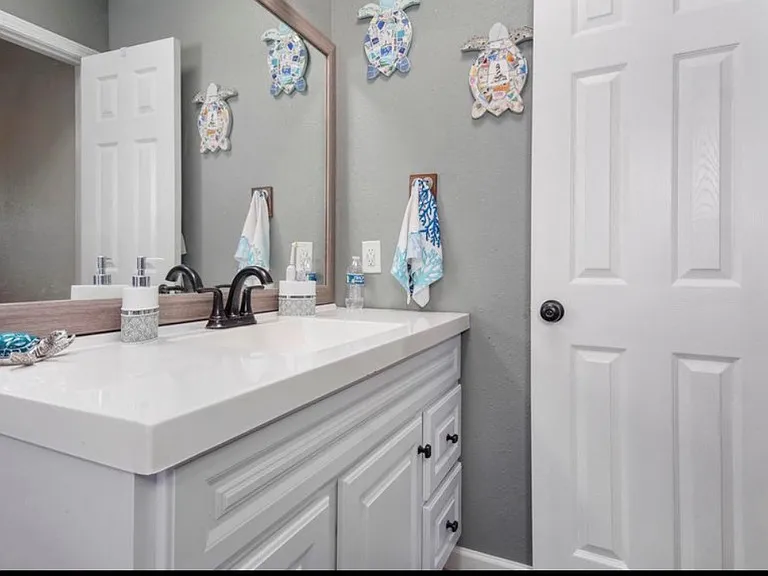 105 Christie Ln — Photo 14