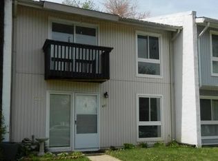 831 Sugarland Run Dr, Sterling, VA 20164