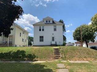 1801 17th St, Moline, IL 61265