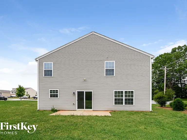 107 Sawyer Ln N — Photo 14