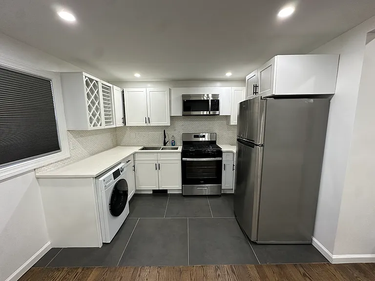 24 Jefferson St #A — Photo 1