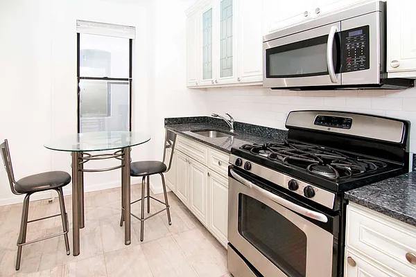 Rented by New York Residence | media 13