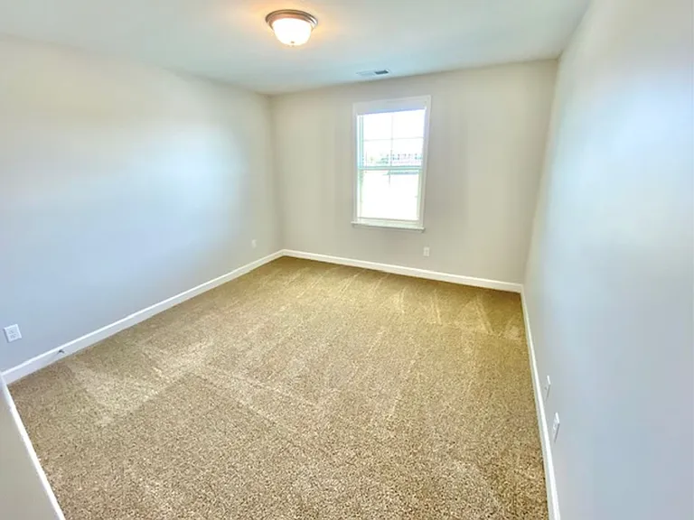 370 Azalea Dr — Photo 11