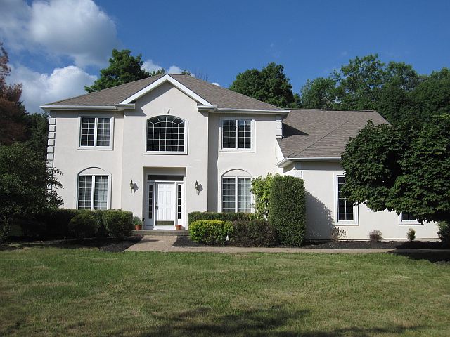 1st image of 2 Woodstock Dr