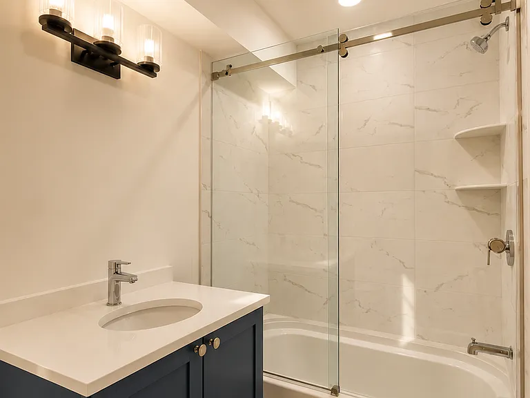 615 Hudson St #2 — Photo 6