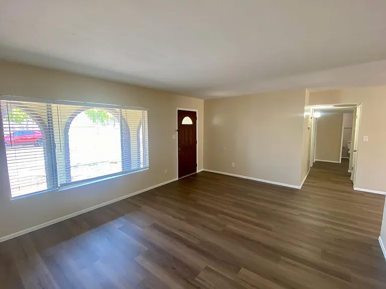 3137 W Campo Bello Dr — Photo 3