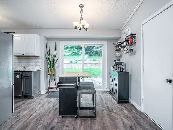 5th image of 2702 W 46th St