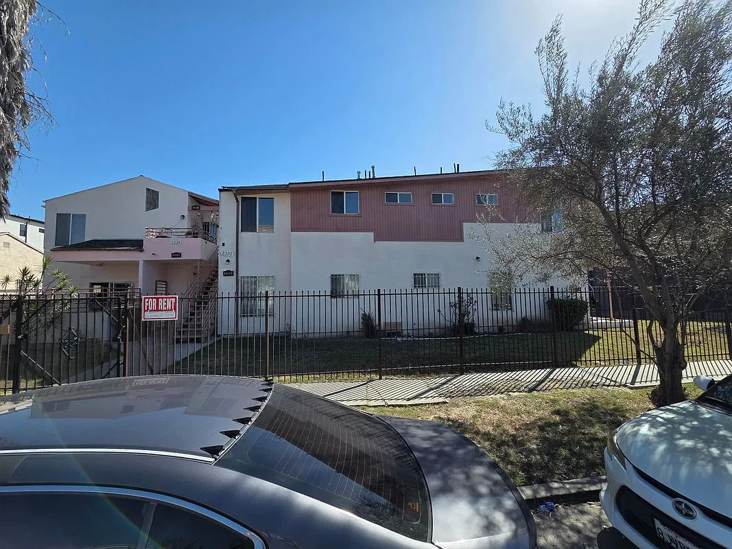 8 bed, 5.0 bath, 1068 sqft, $2,250 — Photo 4