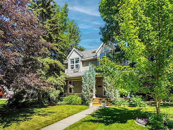 3rd image of 1141 W Regent Cres NE