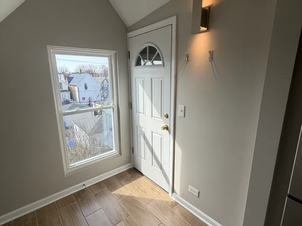 2038 N Karlov Ave #3, Chicago, IL 60639