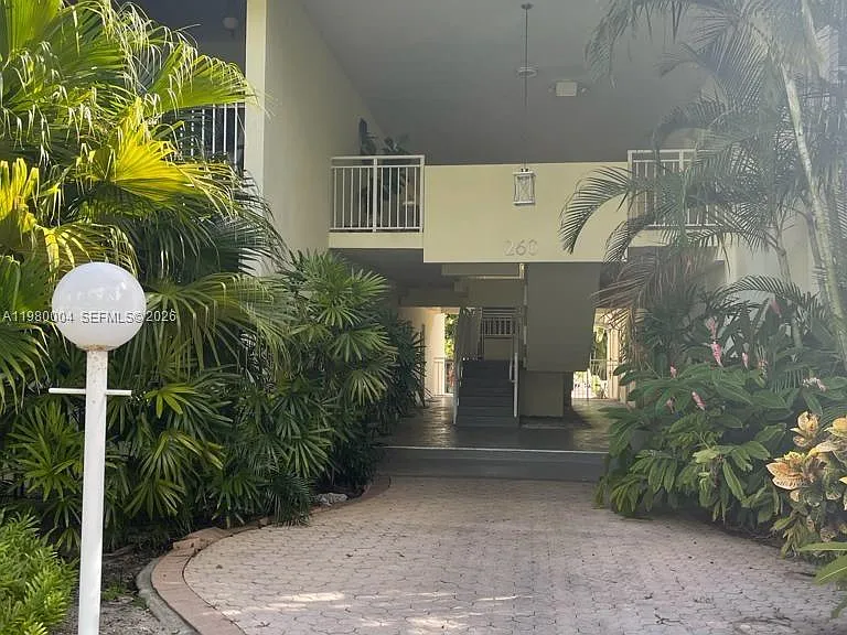 260 Sunrise Dr #H — Photo 2