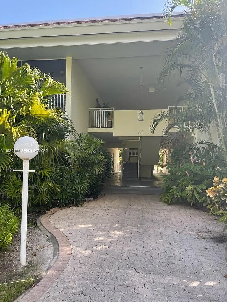 Building Photo - 260 Sunrise Dr #H