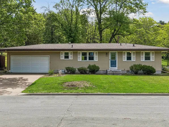 1064 Hackmann Cir NE, Fridley, MN 55432