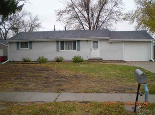 5705 W 15th St, Sioux Falls, SD 57106