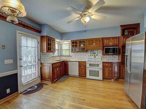 4th image of 1593 Saint Anthony Cir