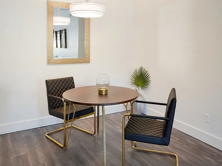 1x1F dining room
