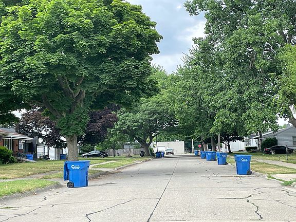 5th image of 1976 Goulson Ave