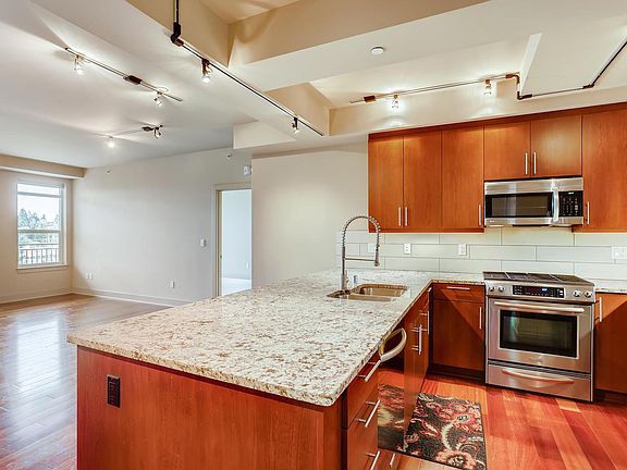 5th image of 7800 SE 27th St Unit 401