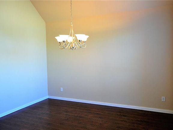 3rd image of 2408 Gulf Stream Ln
