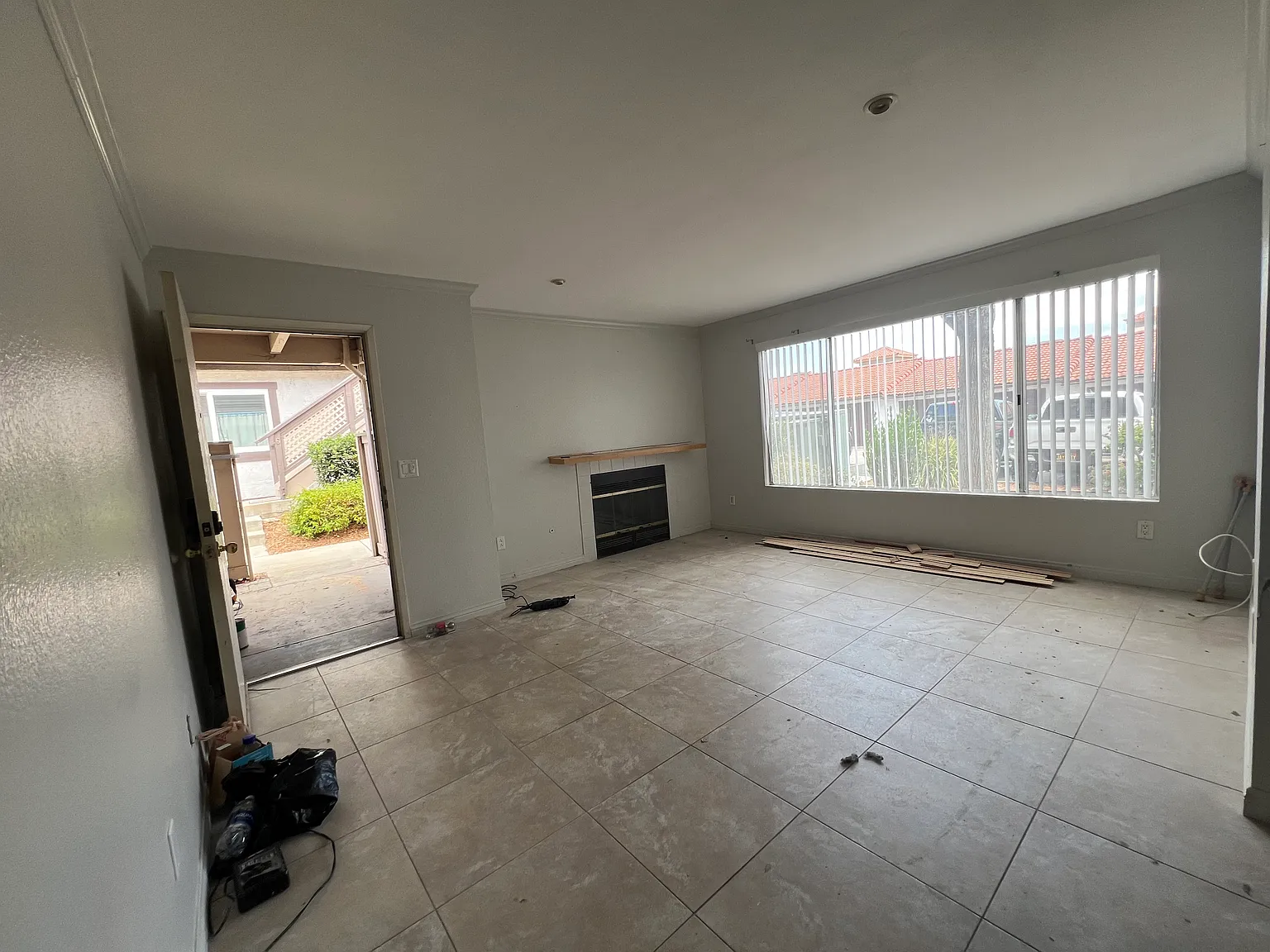 2 bed, 912 sqft, $2,495 — Photo 1