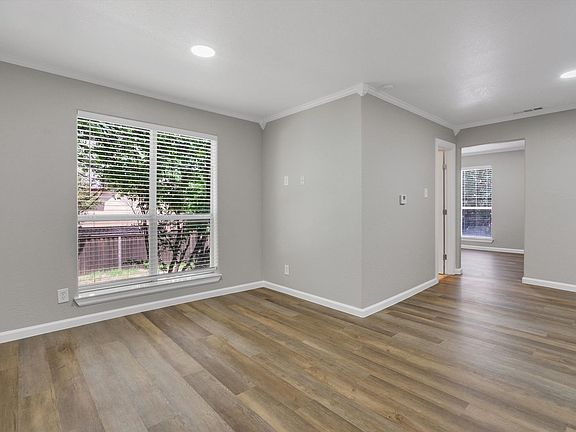 2nd image of 5727 Richmond Ave APT 202