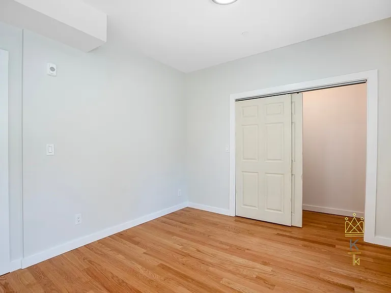 27 Linden St #1 — Photo 8