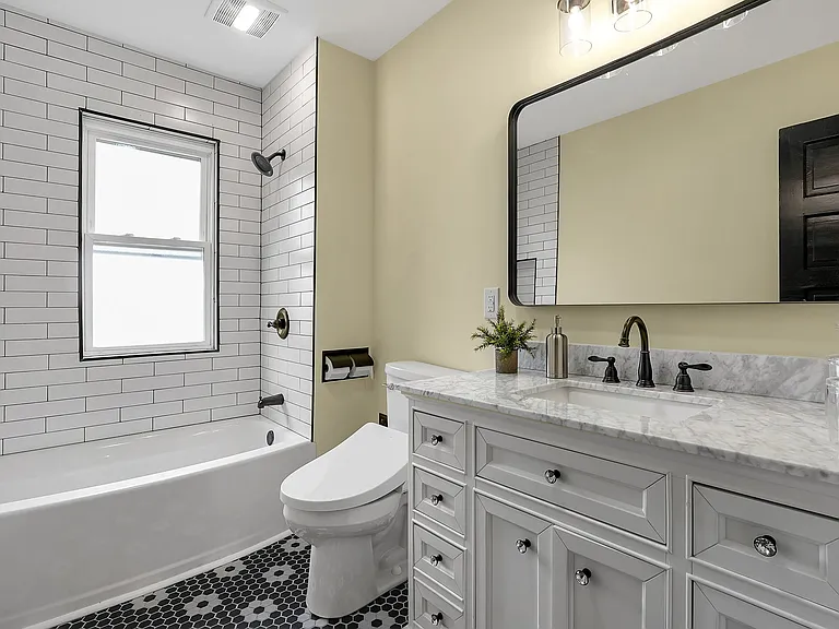 1756 Oak St — Photo 25