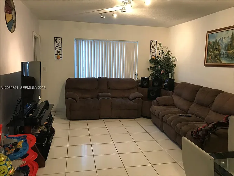 160 Royal Palm Rd #215 — Photo 4