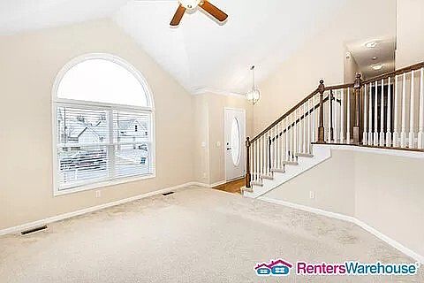 2nd image of 1104 Willow Ln